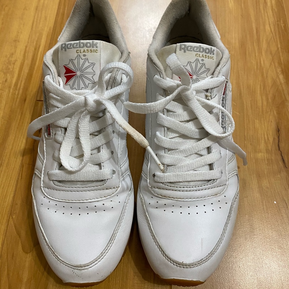 Size 8.5 Reebok Classic Leather Sneakers